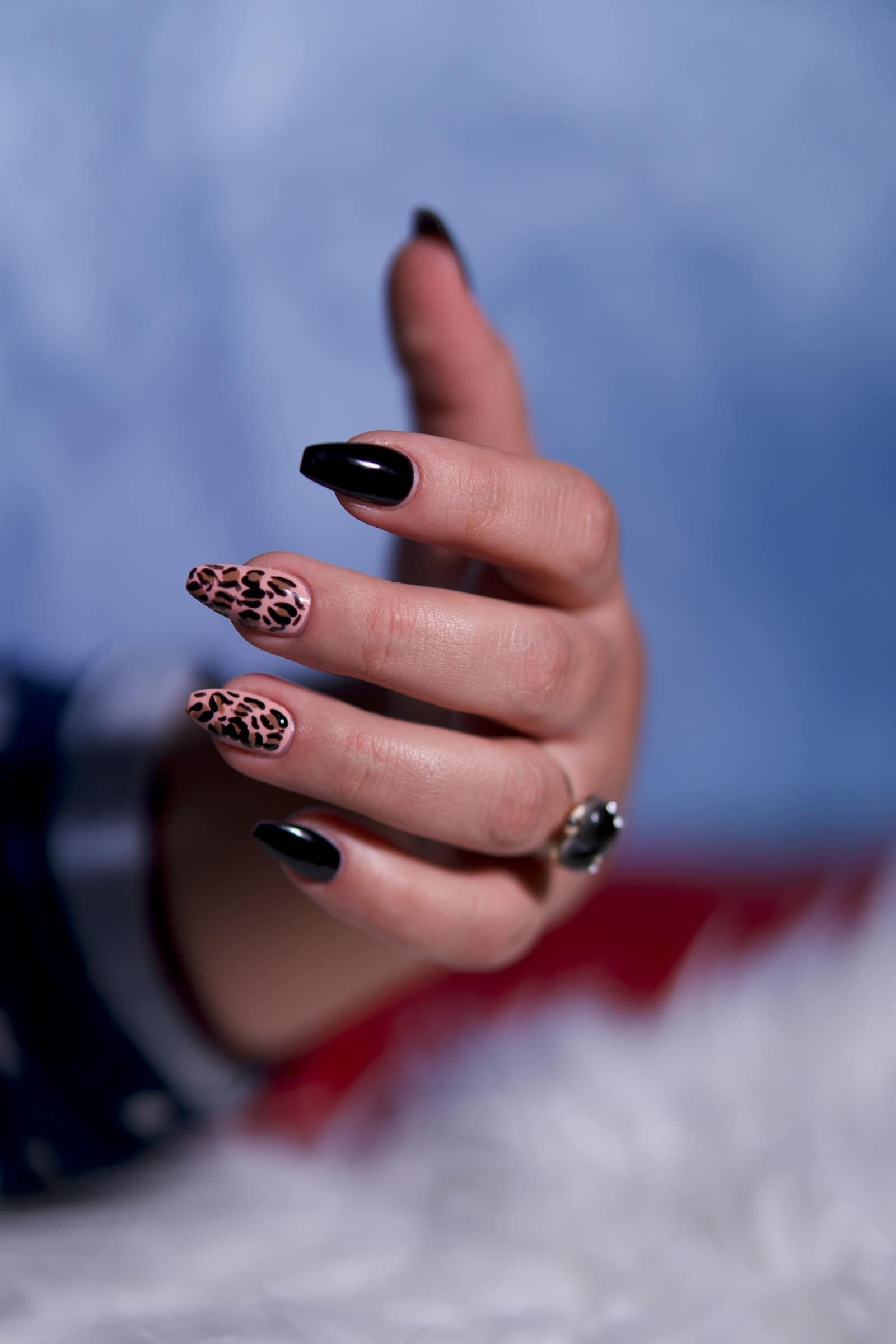 Léopard couture — Nail art signature